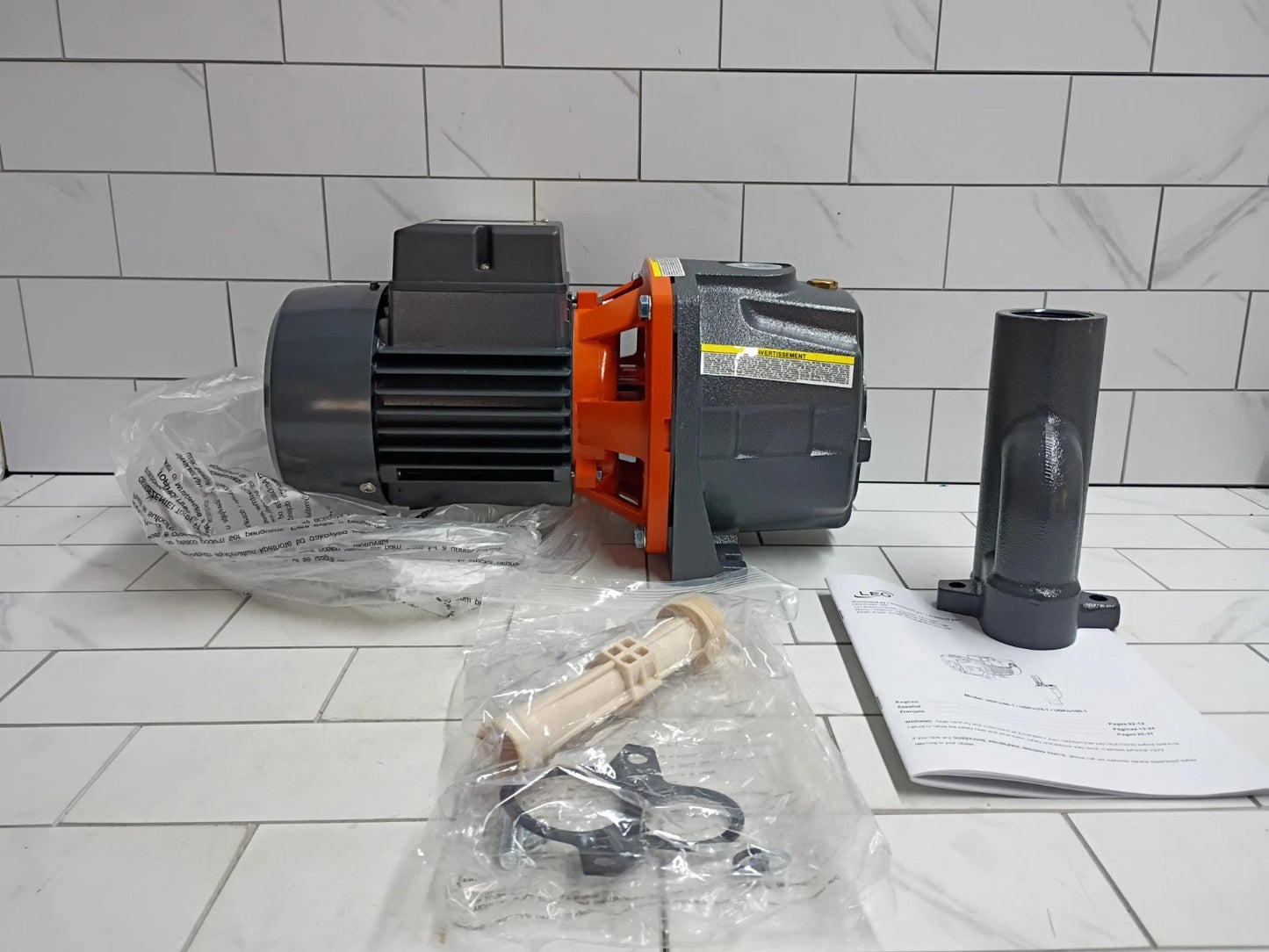 LEO UJm100-1 1 HP Shallow Well Jet Pump New Open Box