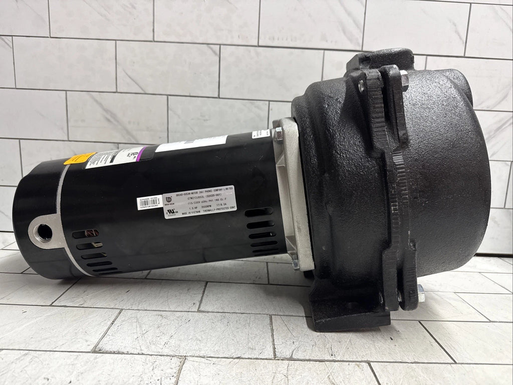 Wayne WLS150 1-1/2 HP Cast Iron Quick-Prime Lawn-irrigation Sprinkler Pump. NOB