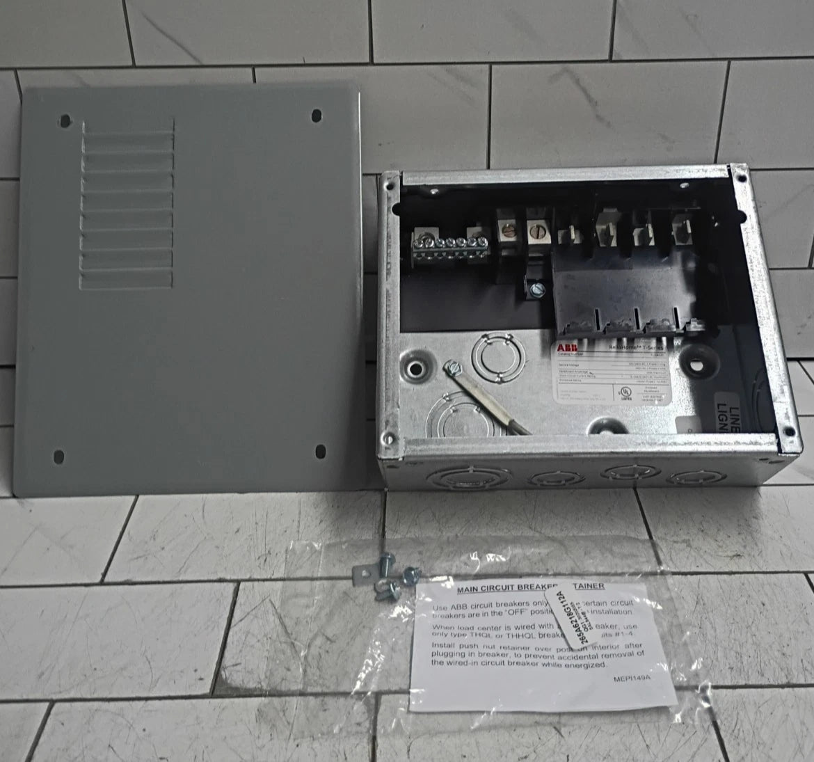 ABB TLQ412C 125 Amp 4 Space 8-Circuit Indoor NEMA 1 T-Series Load Center OB