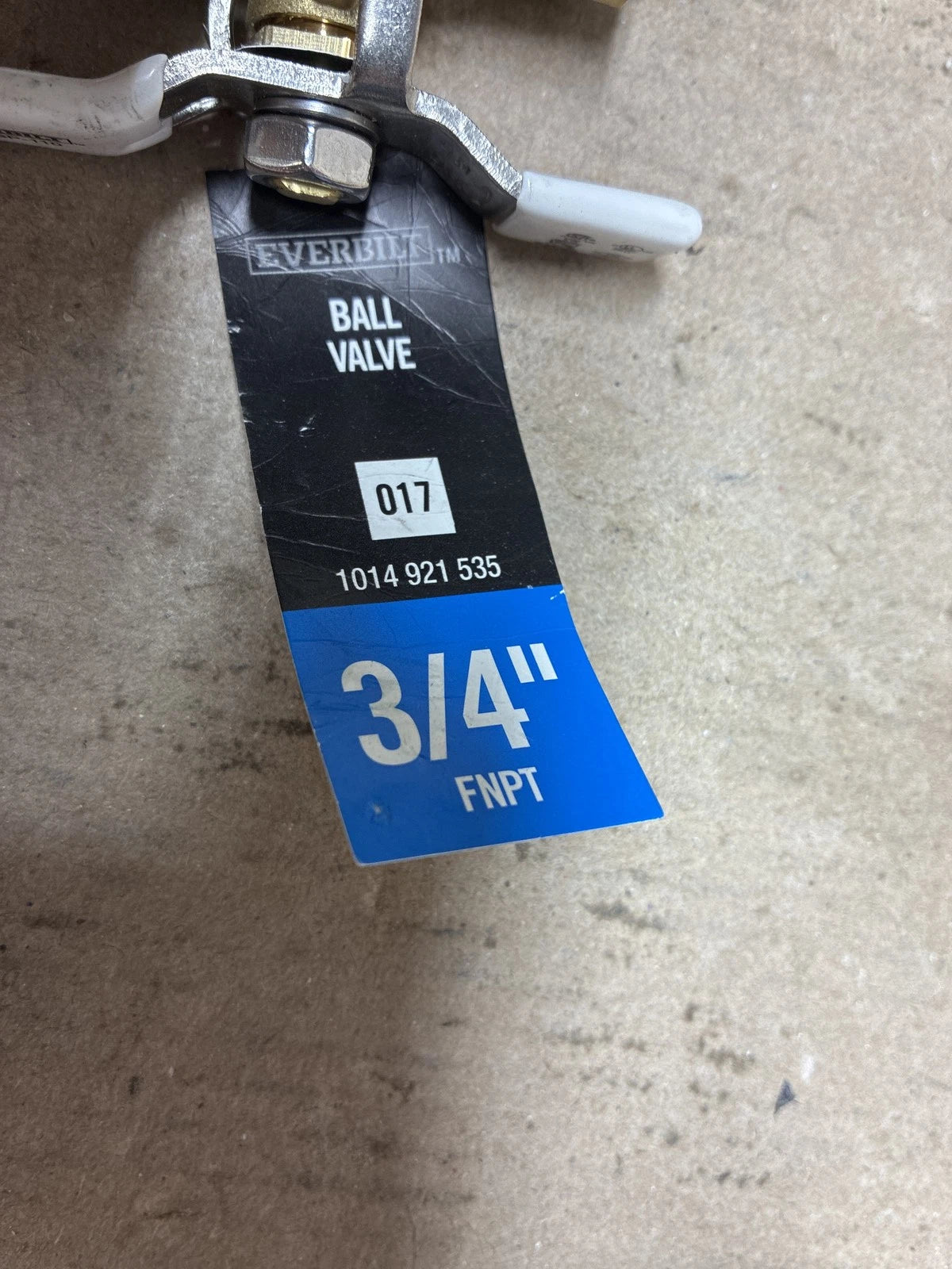 A LOT OF 6 3/4 in. FNPT Full Port Lead Free Brass Ball Valve with Tee Handle