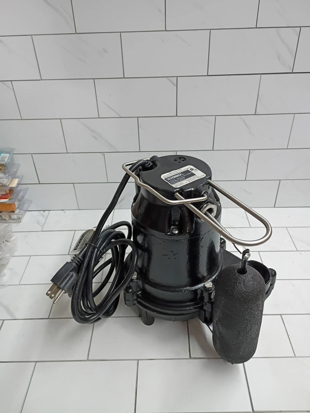 Everbilt 1000041119 1/3 HP Cast Iron Submersible Sump Pump New Open Box