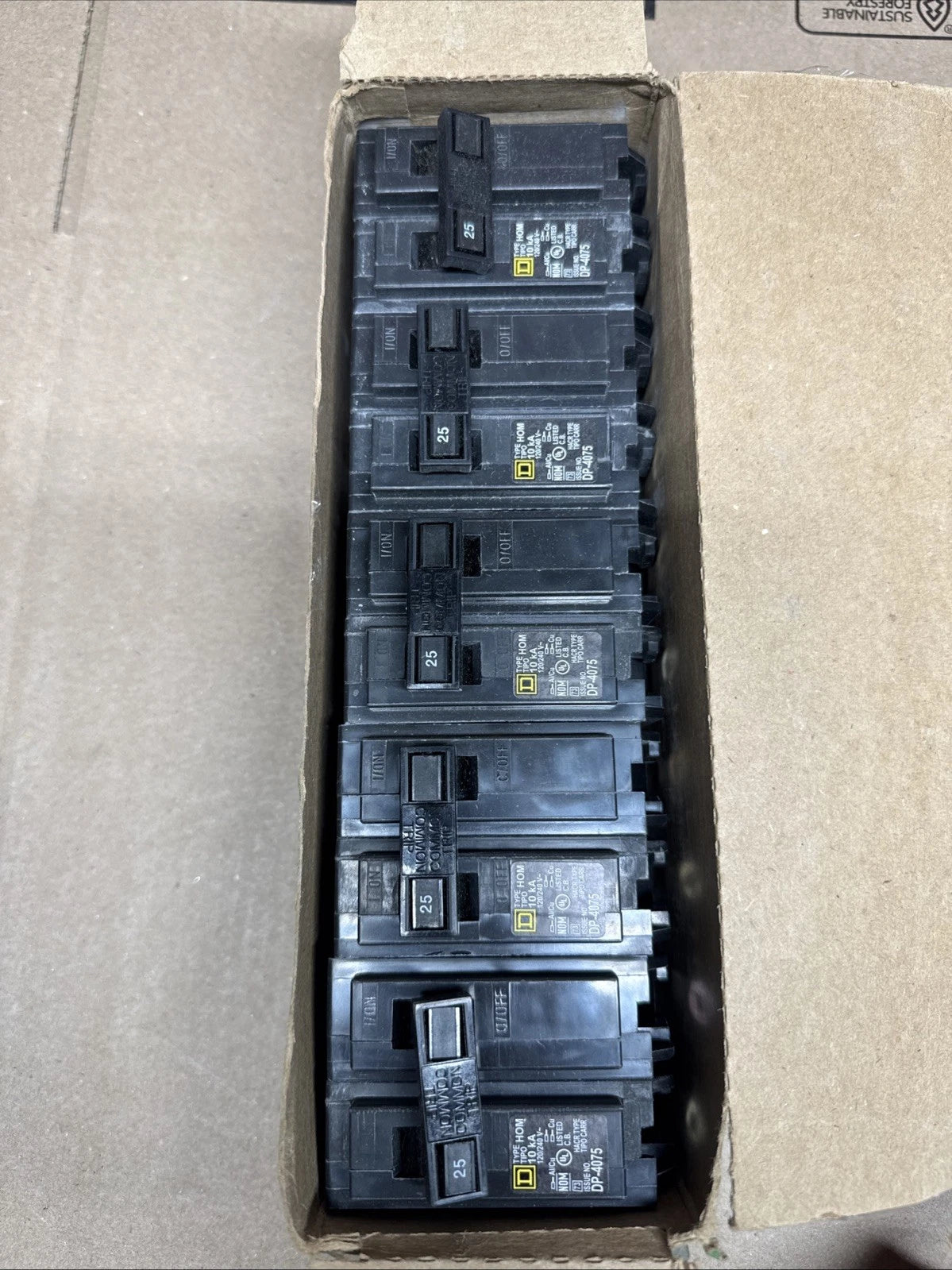 Lot of 5 Square D HOM225 25A 2-Pole Circuit Breaker Homeline Plug-On 120/240V..