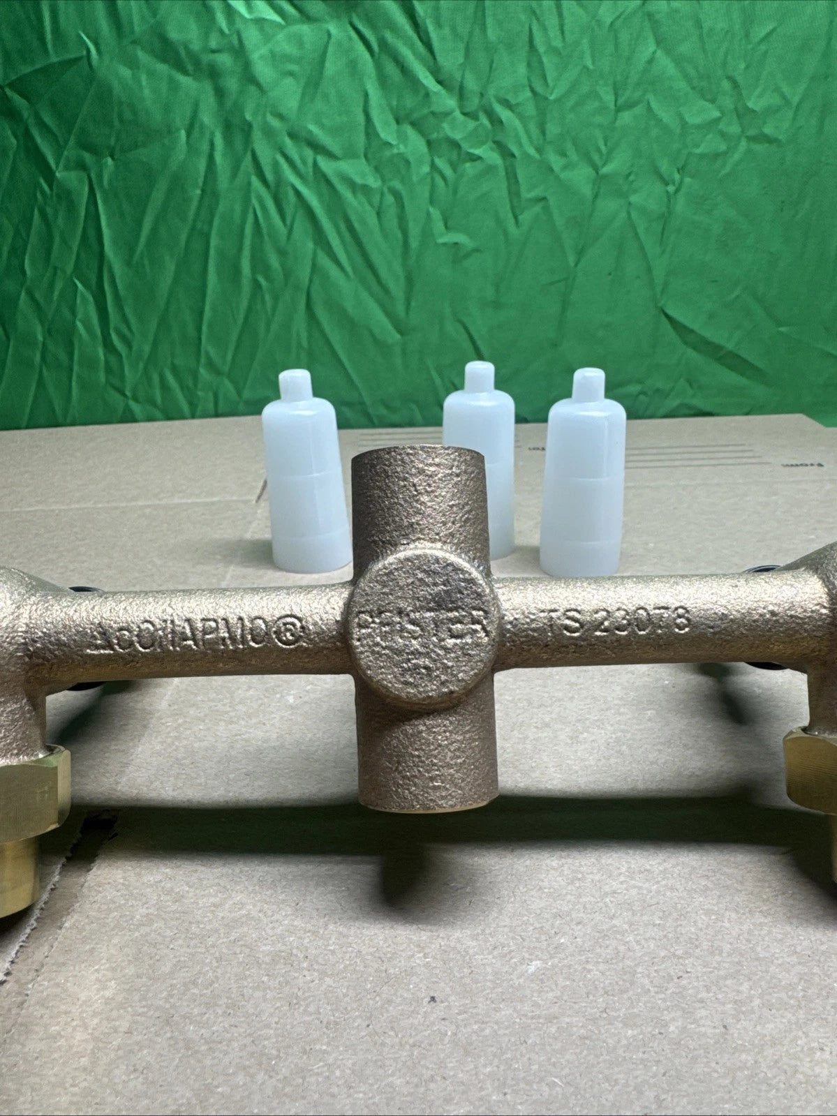 Pfister 01-31XA 8 in. Fixed Brass 3-Handle Rough In Valve Body