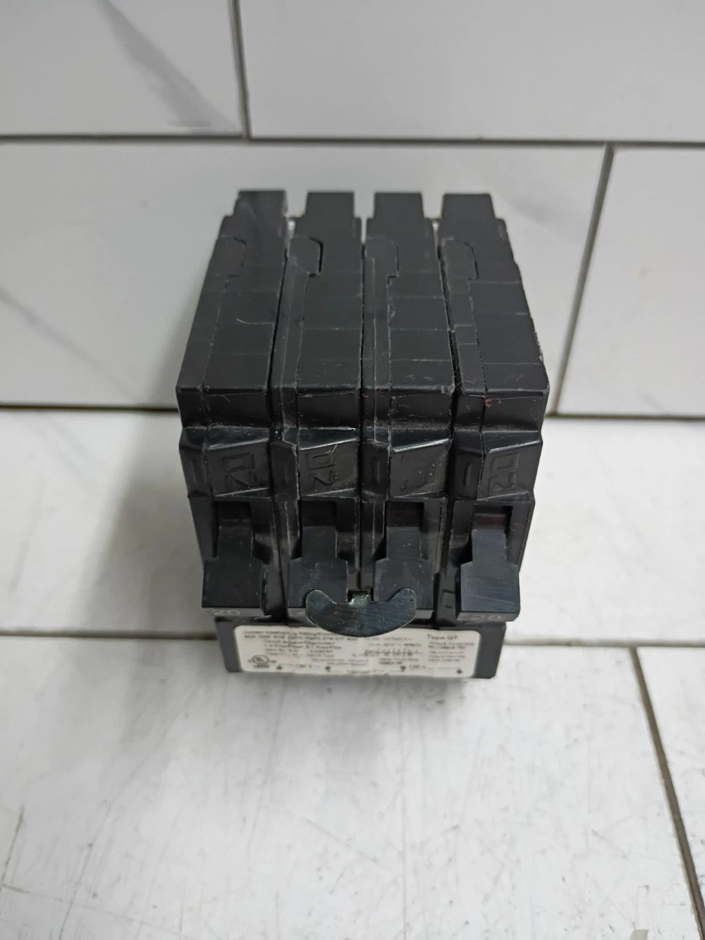 SIEMENS Q22040CTU TRIPLEX 2 OUTER 20A 1-PLE & 1-INNER 40A 2-POLE Breaker New-OB