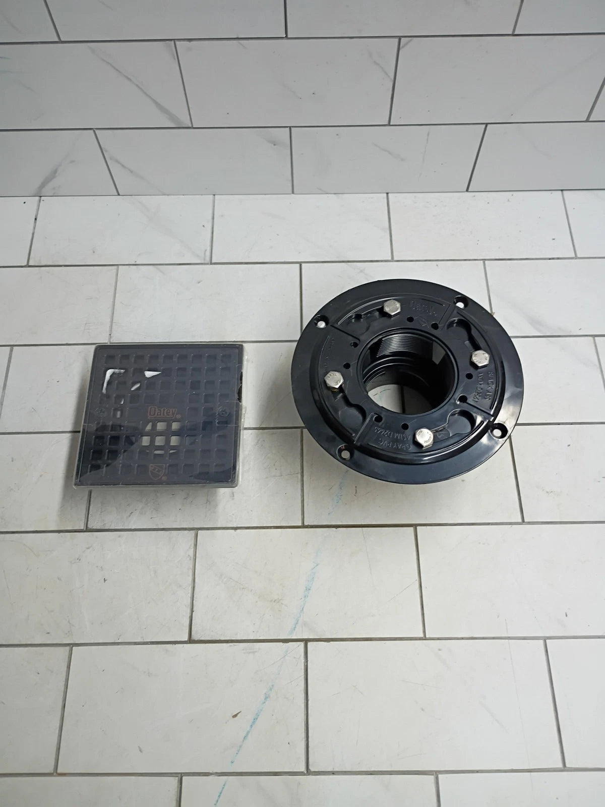 Oatey Round Black Shower Drain with 4-3/16 in. Square Screw-In Open Box