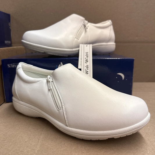 24 HOUR COMFORT Ester Women's 9.5 Wide Width Slip-On Leather Loafers Nurse