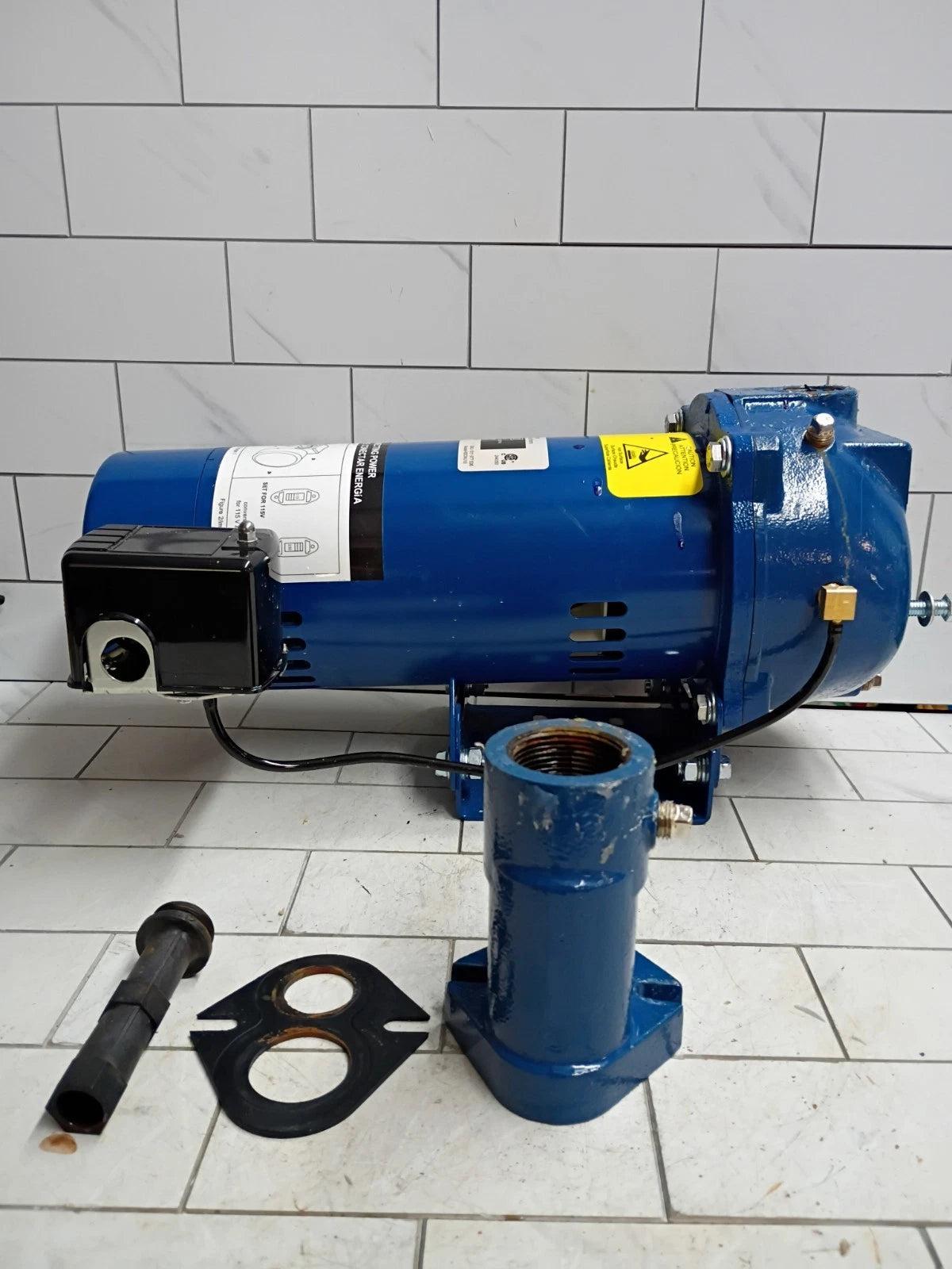 Everbilt 1 HP Professional Convertible Jet Pump. Read Description PARTS ONLY.