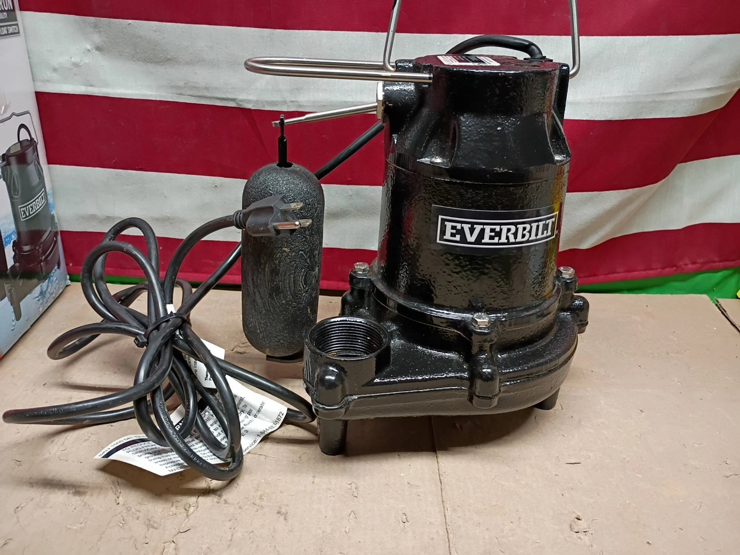 Everbilt HDS50 1/2 HP Cast Iron Sump Pump Model OPEN BOX.