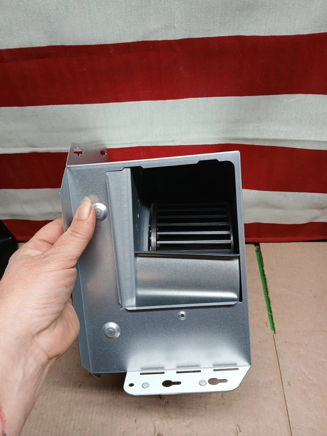 Broan NuTone BENL8 80 CFM Ceiling Bathroom Exhaust Fan with Light NEW OB