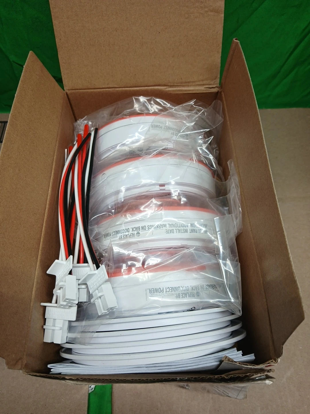 Kidde Smoke Alarm Model 20SAR Hard Wired Detector, battery, 4 Pack NEW OPEN BOX