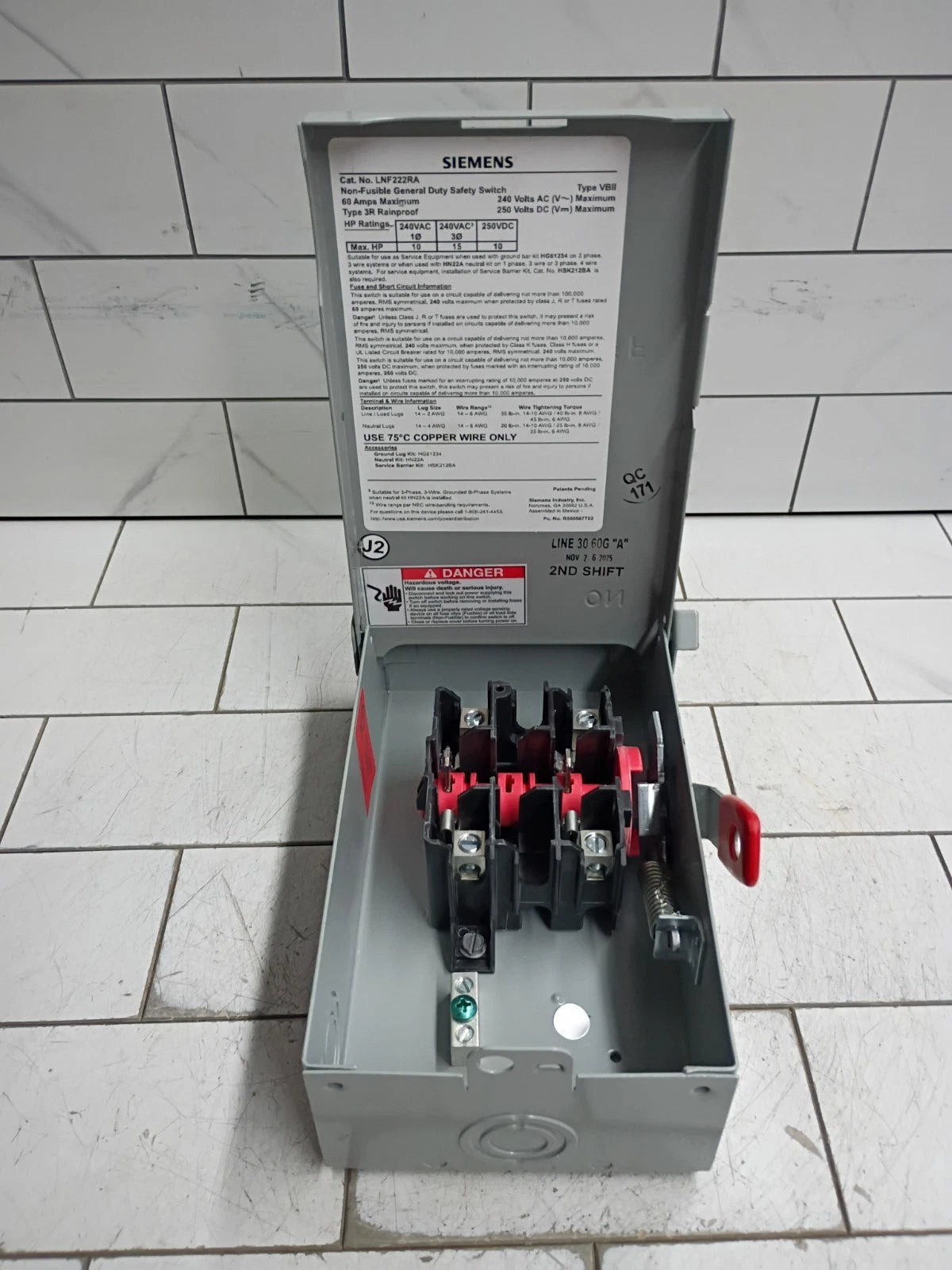 Siemens LNF222RA 60A 240V 2-Pole Non-Fusible Safety Disconnect Switch NEMA 3R OB