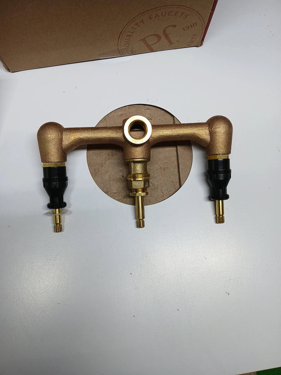 Pfister 01-31XA Fixed Brass 3-Handle Rough In Valve Body 8 in, NEW OB