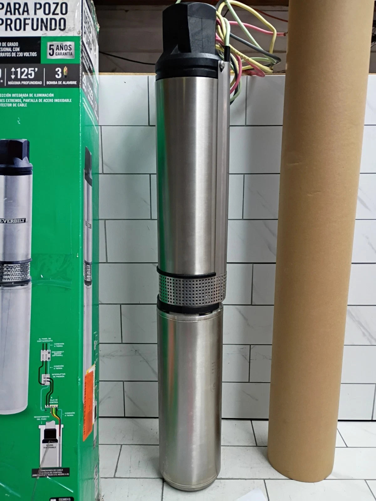 Everbilt HDSUB10-203 1HP Submersible 3-Wire 20GPM Well Pump Open Box