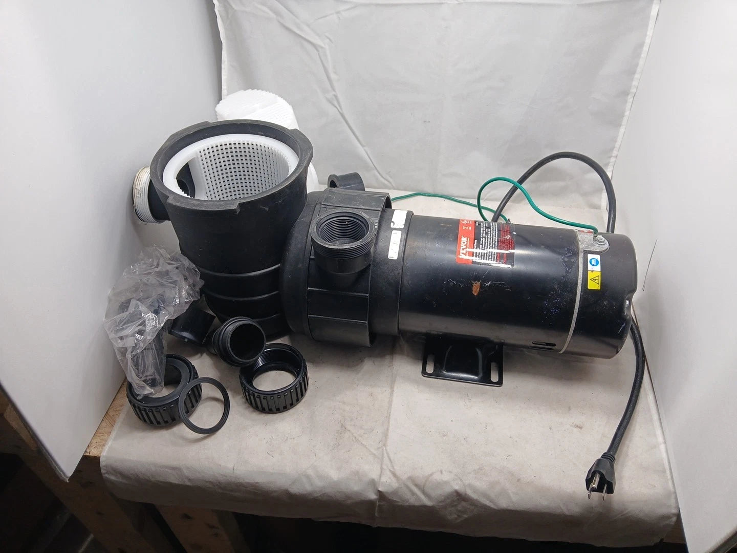 Vevor Above Ground Pool Pump. 2 Hp 110v. HAP1500 *FOR PARTS*
