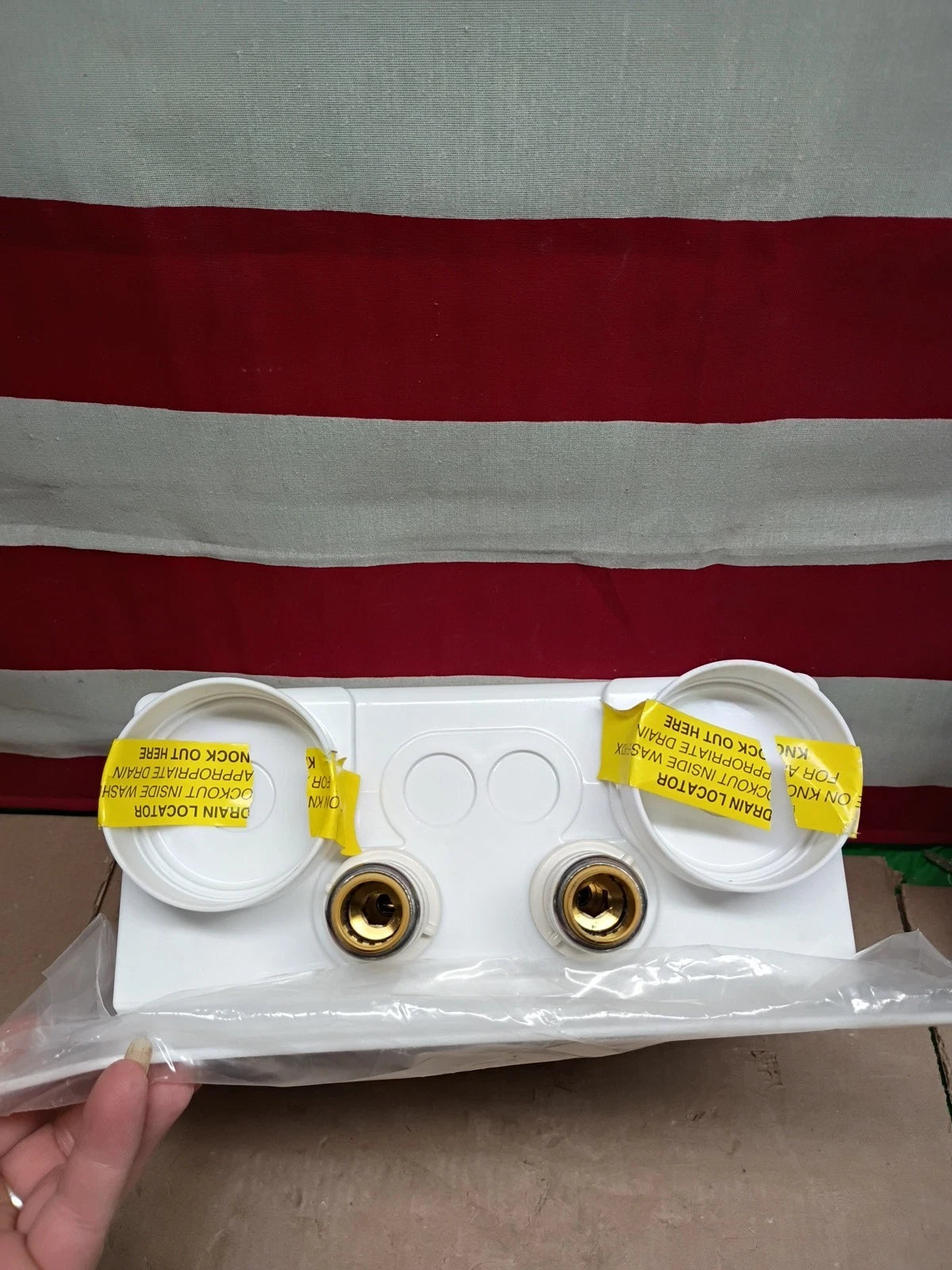 SharkBite 1/2 Inch x 3/4 Inch MHT Washing Machine Outlet Box Push to Connect NEW