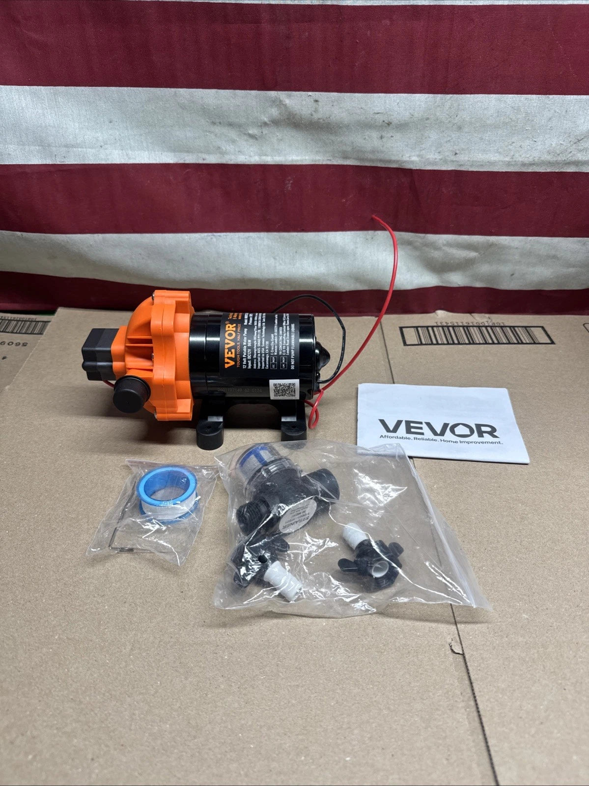 VEVOR 12V Diaphragm Pump 3GPM 11.36 L/min 3-Chamber Water Pump Pressure Switch