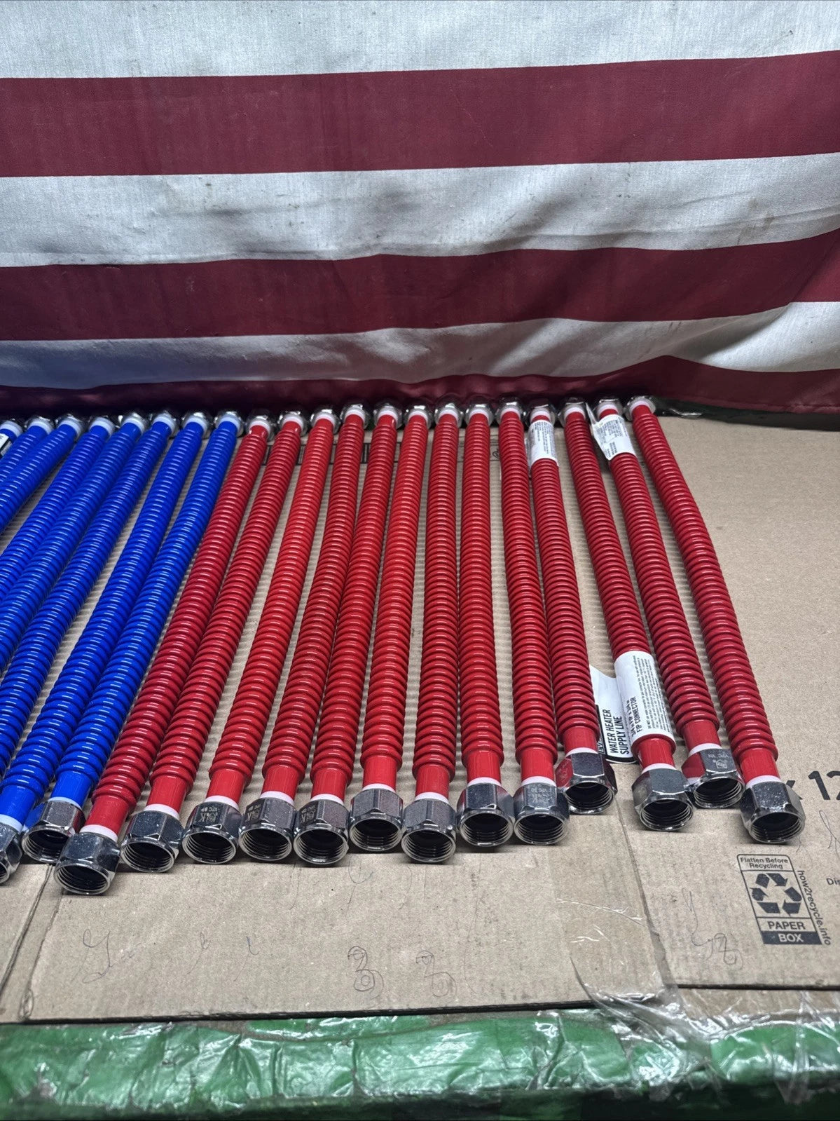 Lot Of 26 Everbilt 3/4" X 18" Water Heater Flex Connector Red & Blue Open Box