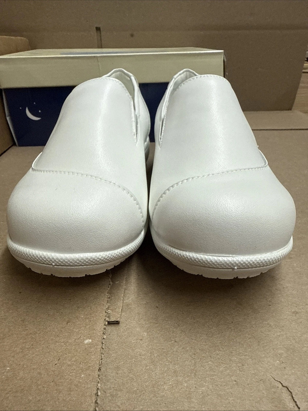 24 HOUR COMFORT Lila Women's 6.5 Wide Width Leather Slip-On Loafers Nurse