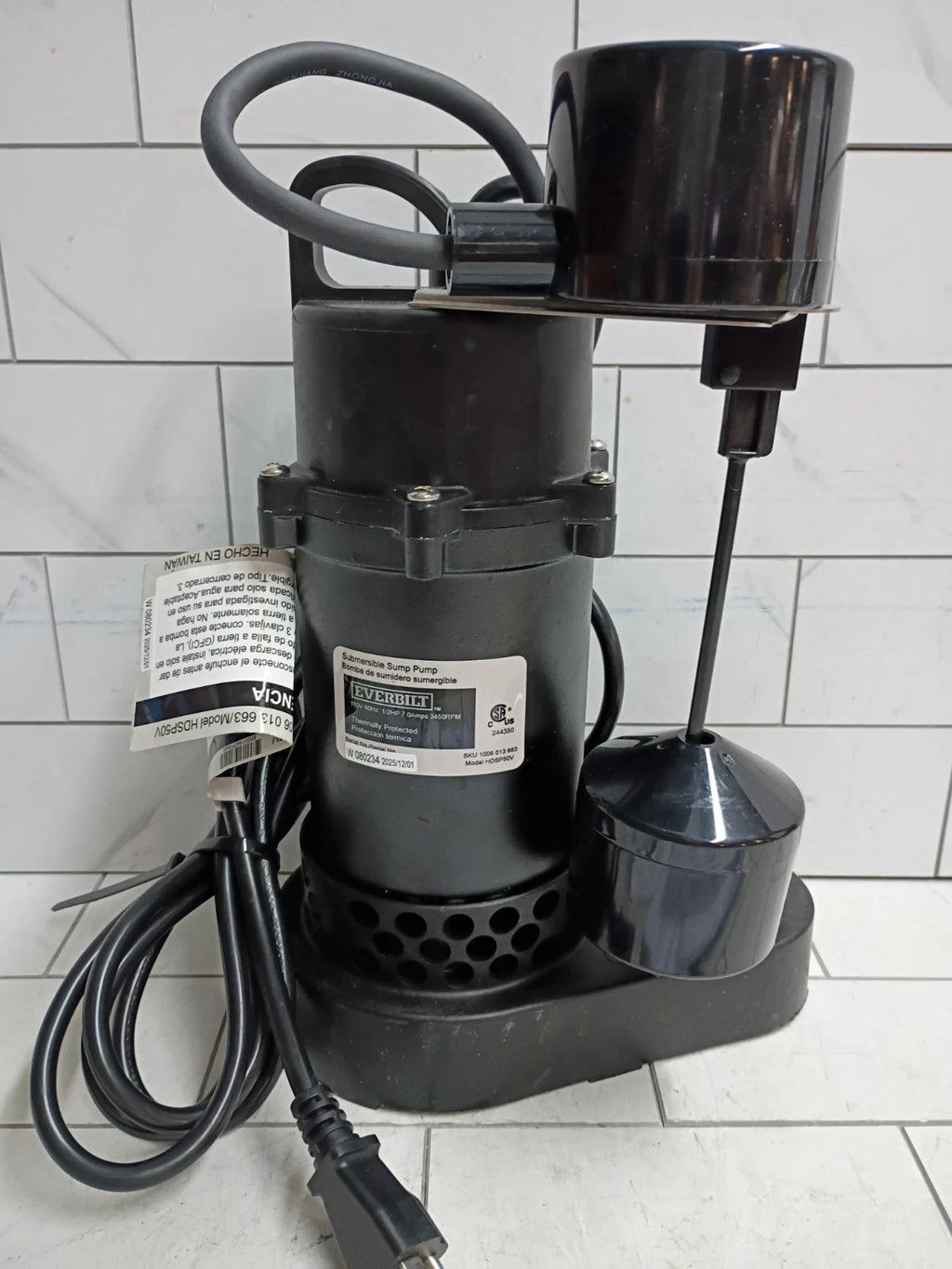 Everbilt HDSP50V 1/2 HP Submersible Sump Pump Thermoplastic Vertical , Open Box.