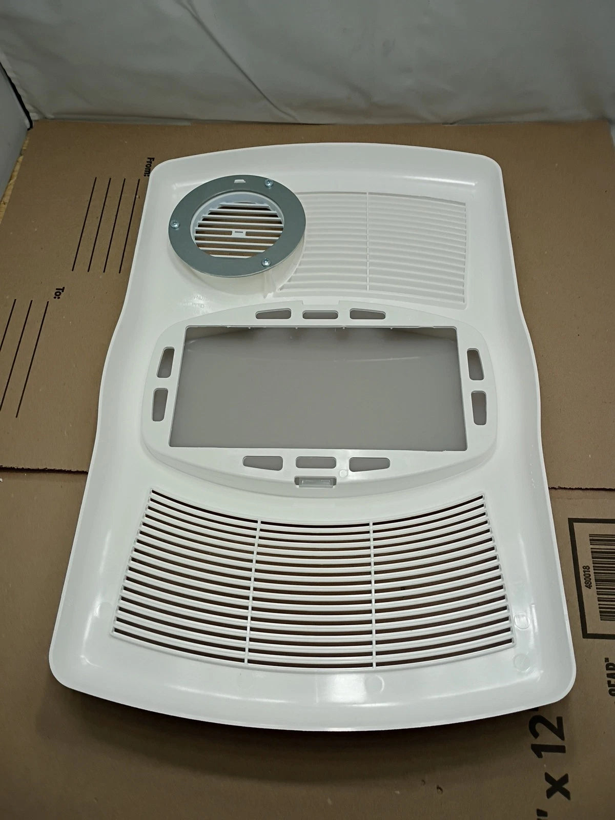 BROAN 765H110L 110 CFM Ceiling Bathroom Exhaust Fan Light and 1500-Watt Heater.