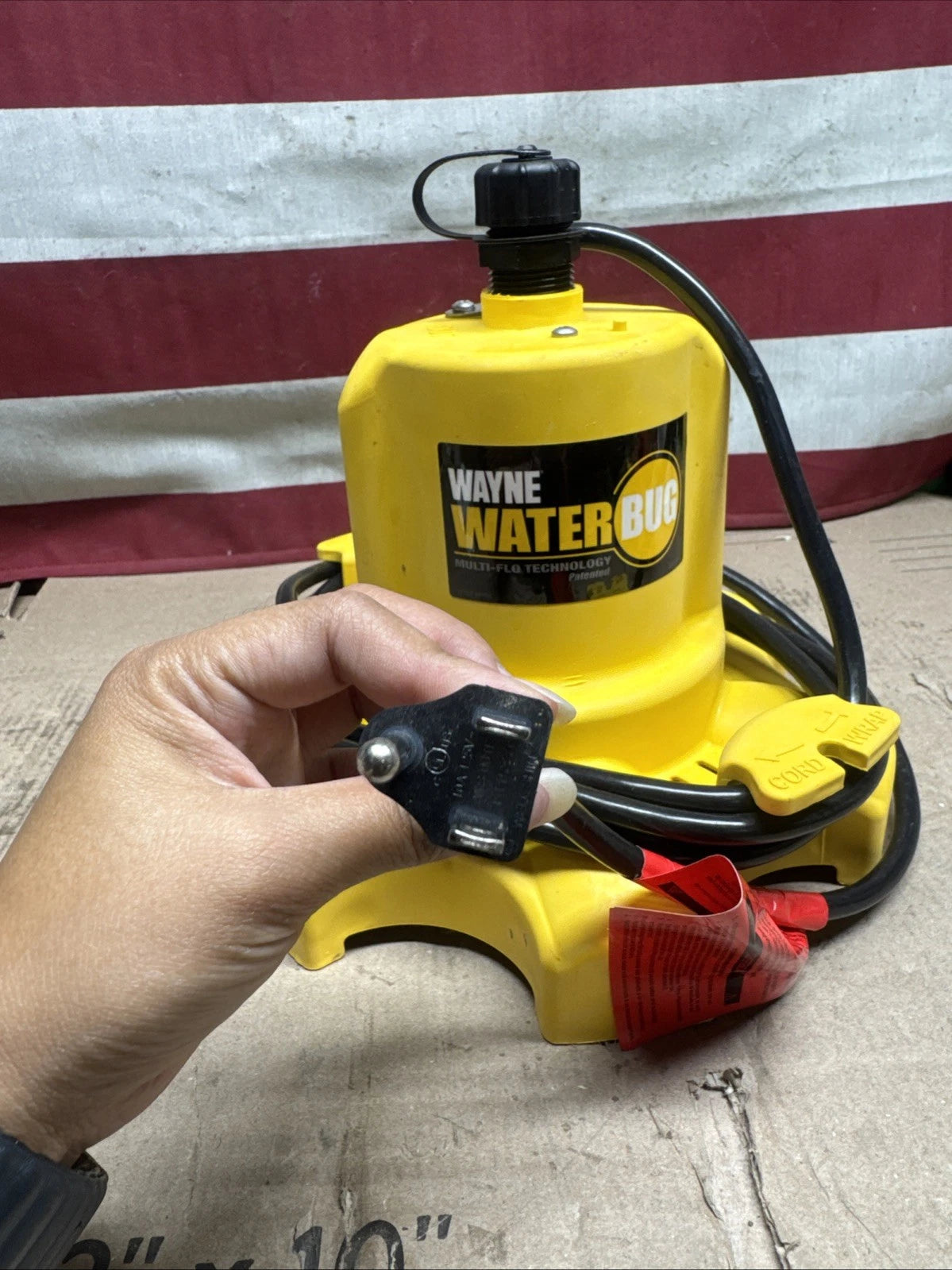 Wayne 1/6 HP WaterBUG Submersible Utility Pump with Multi-Flo Technology USED..