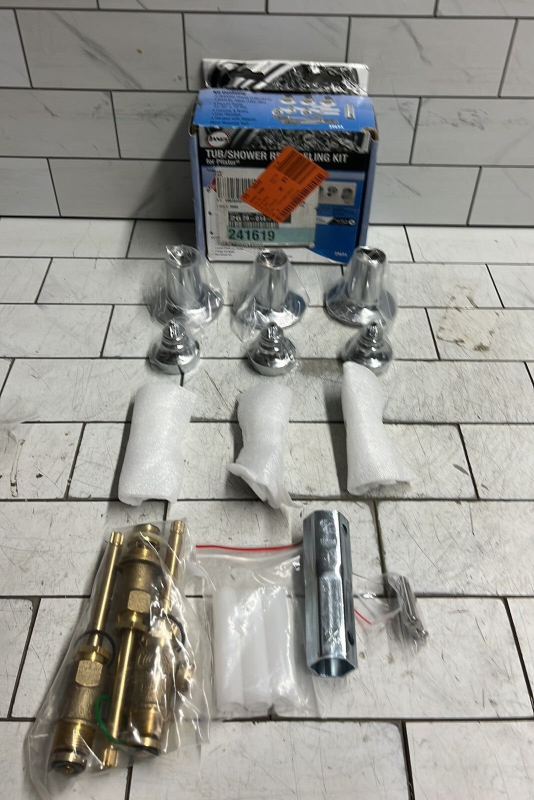 Danco 39695 Tub/Shower Remodeling Kit for Pfister -OB Complete Set.