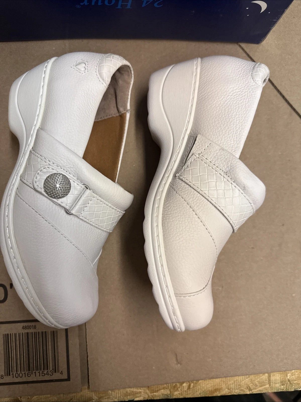 Women’s Nurse Mates Kris pillowTop lightweight Clog 8.5W White Leather