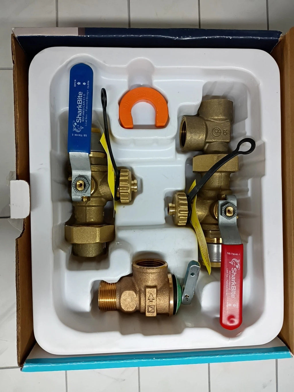SharkBite 25374 Tankless Water Heater Valves Installation Kit 3/4" 25374 New OB