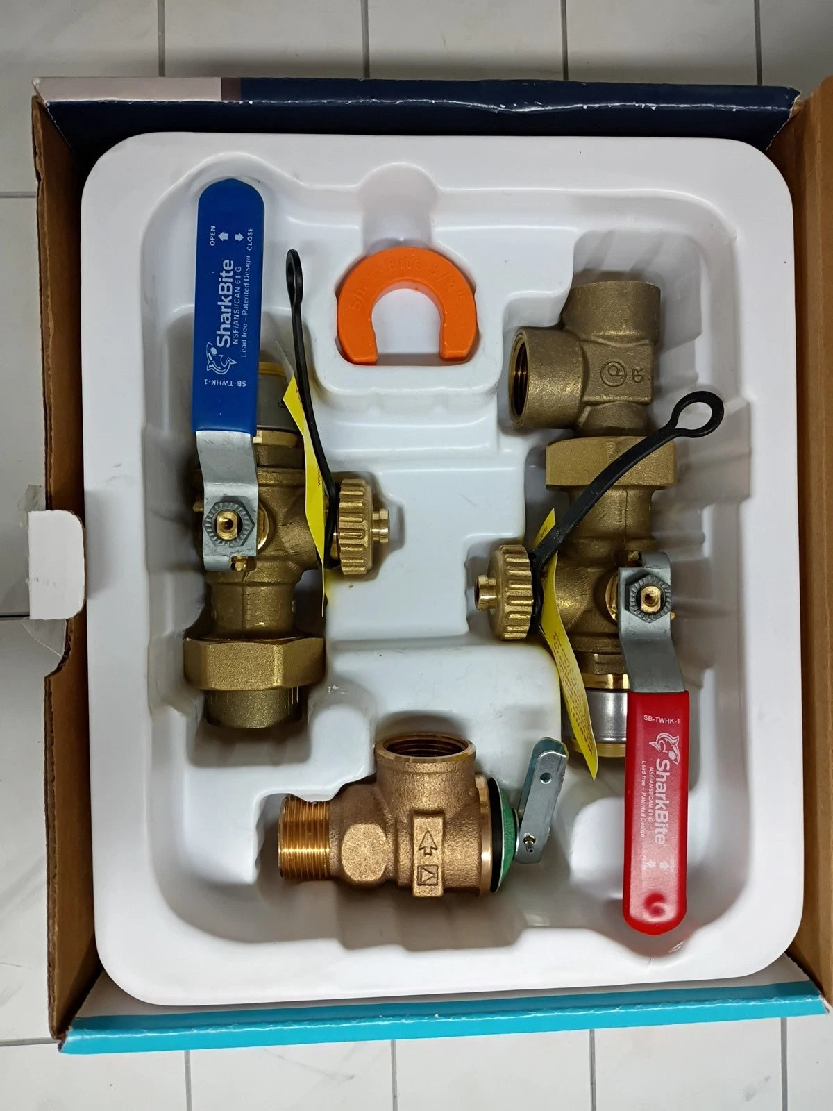 SharkBite 25374 Tankless Water Heater Valves Installation Kit 3/4" 25374 New OB
