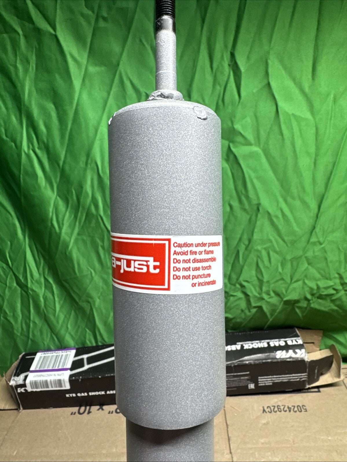 One New KYB Shock Absorber KG5514 for Chevrolet Ford GMC Mercury Volvo