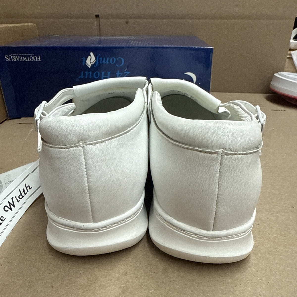 24 HOUR COMFORT Chloe Women's 10.5 WideWidth Moccasin Design Leather Shoes Nurse
