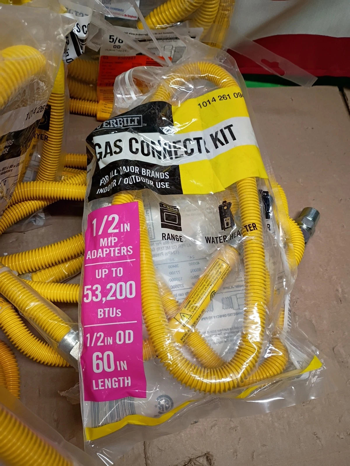 lot of 30 Variety Of Everbilt Gas Connectors 3/8, 1/2, 5/8 etc In OB