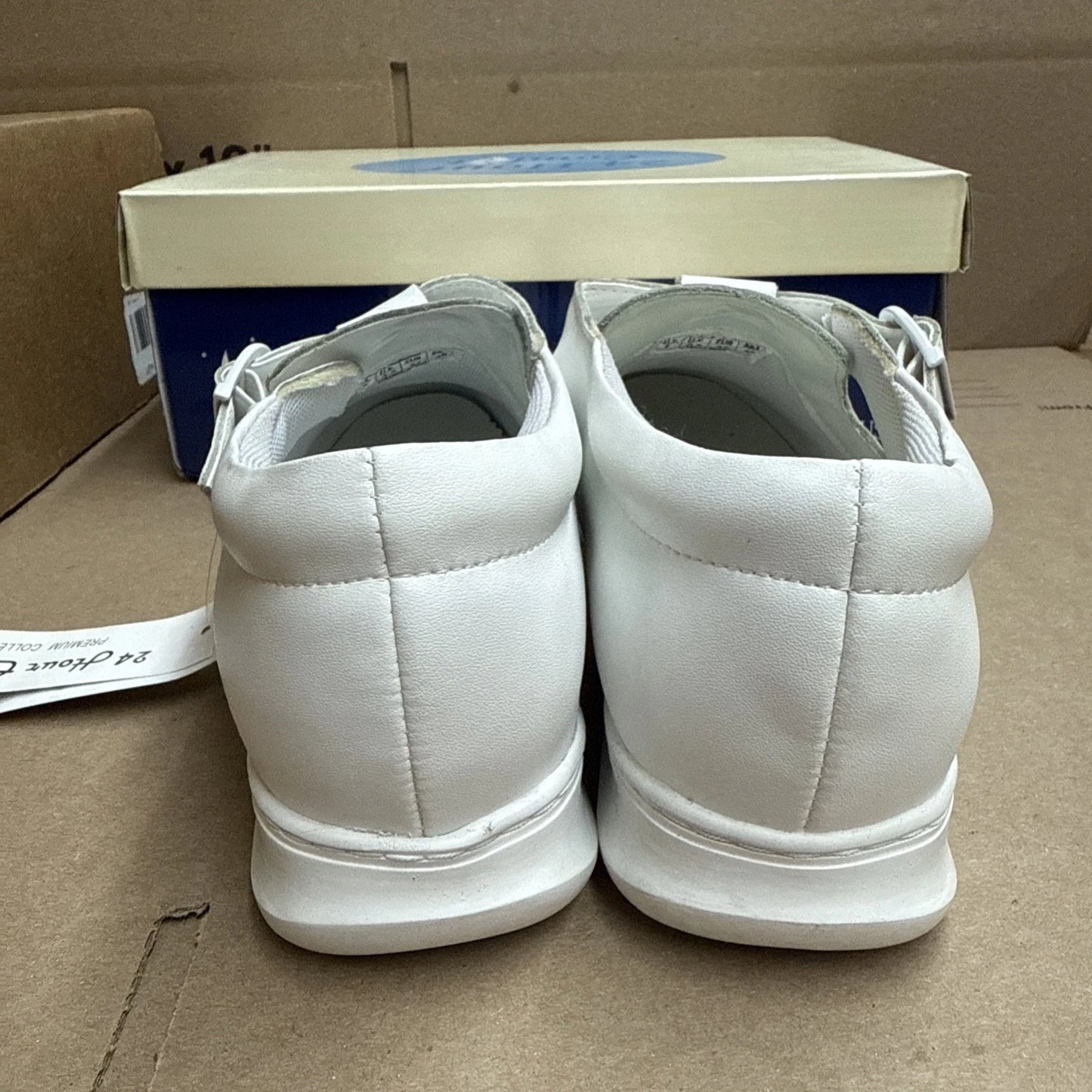 24 HOUR COMFORT Willa Women's Wide Width Leather Shoes size 7 nurse
