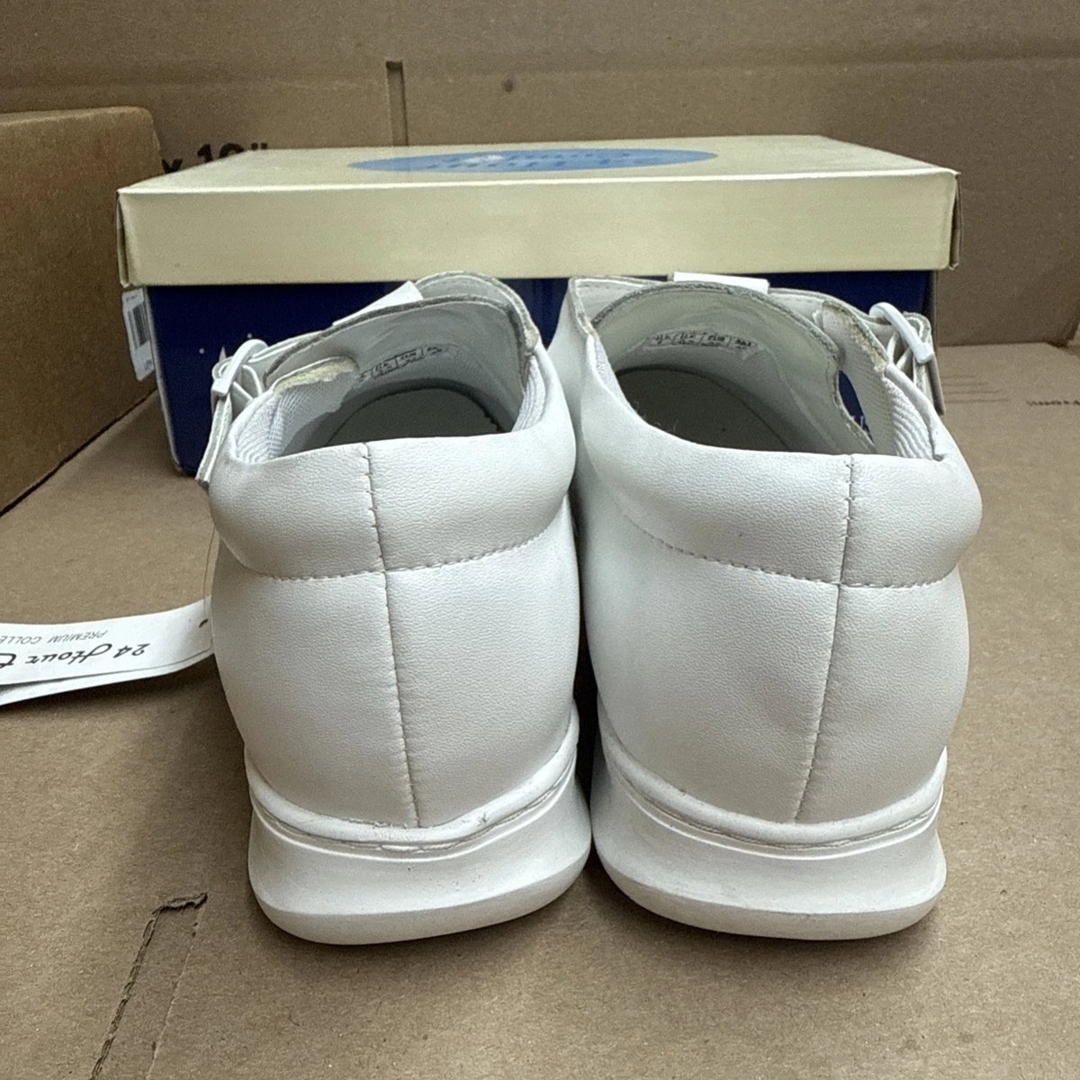 24 HOUR COMFORT Willa Women's Wide Width Leather Shoes size 7 nurse