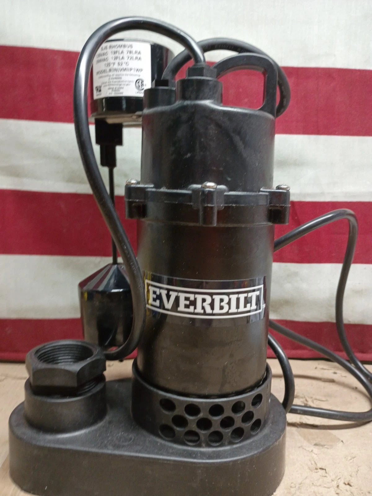 Everbilt HDSP25V 1/4 HP Submersible Sump Pump Thermoplastic, Open Box.