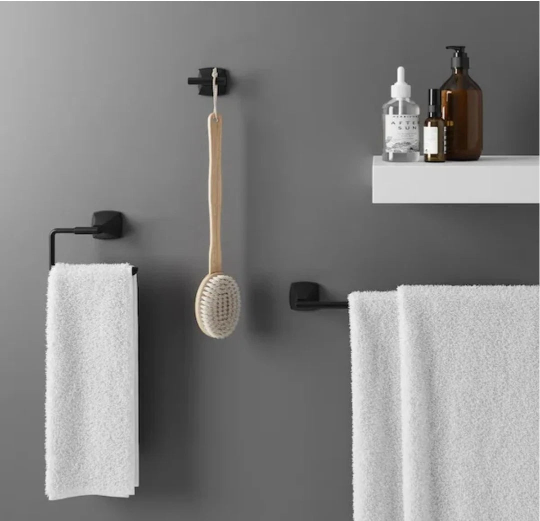 2pk Pfister Bellance 24 in. Wall-Mount Towel Bar in Matte Black New