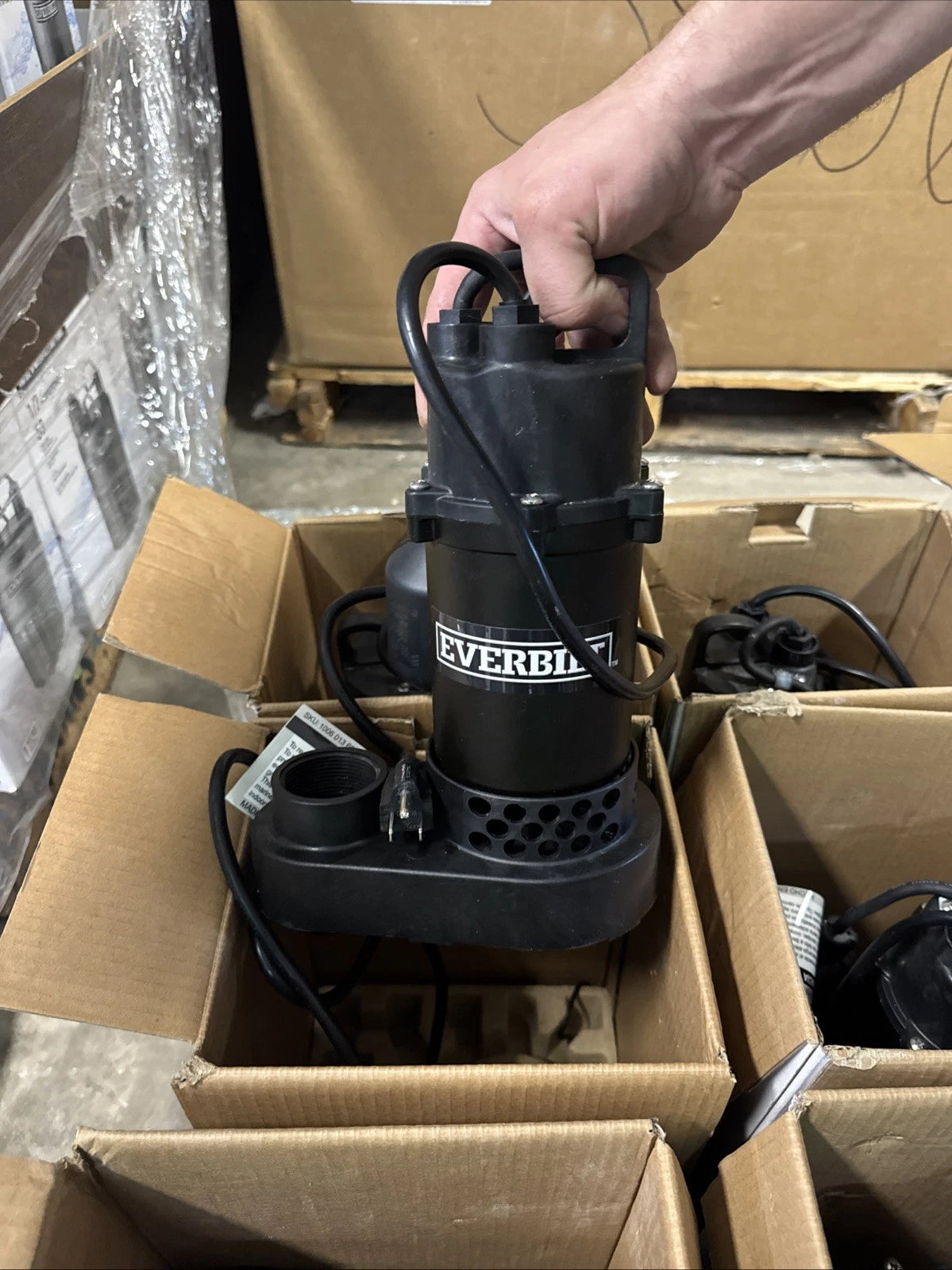 Everbilt 1/2 HP Corrosion Resistant Aluminum Sump Pump w/ Teather Float Switch.
