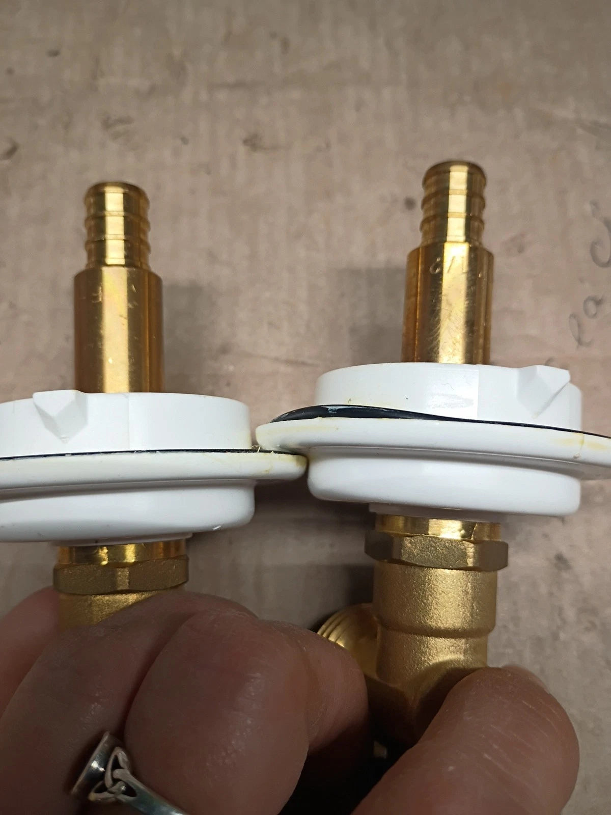 Oatey Quadtro Model 38528 Washing Machine Outlet Box PEX Connection Open Box