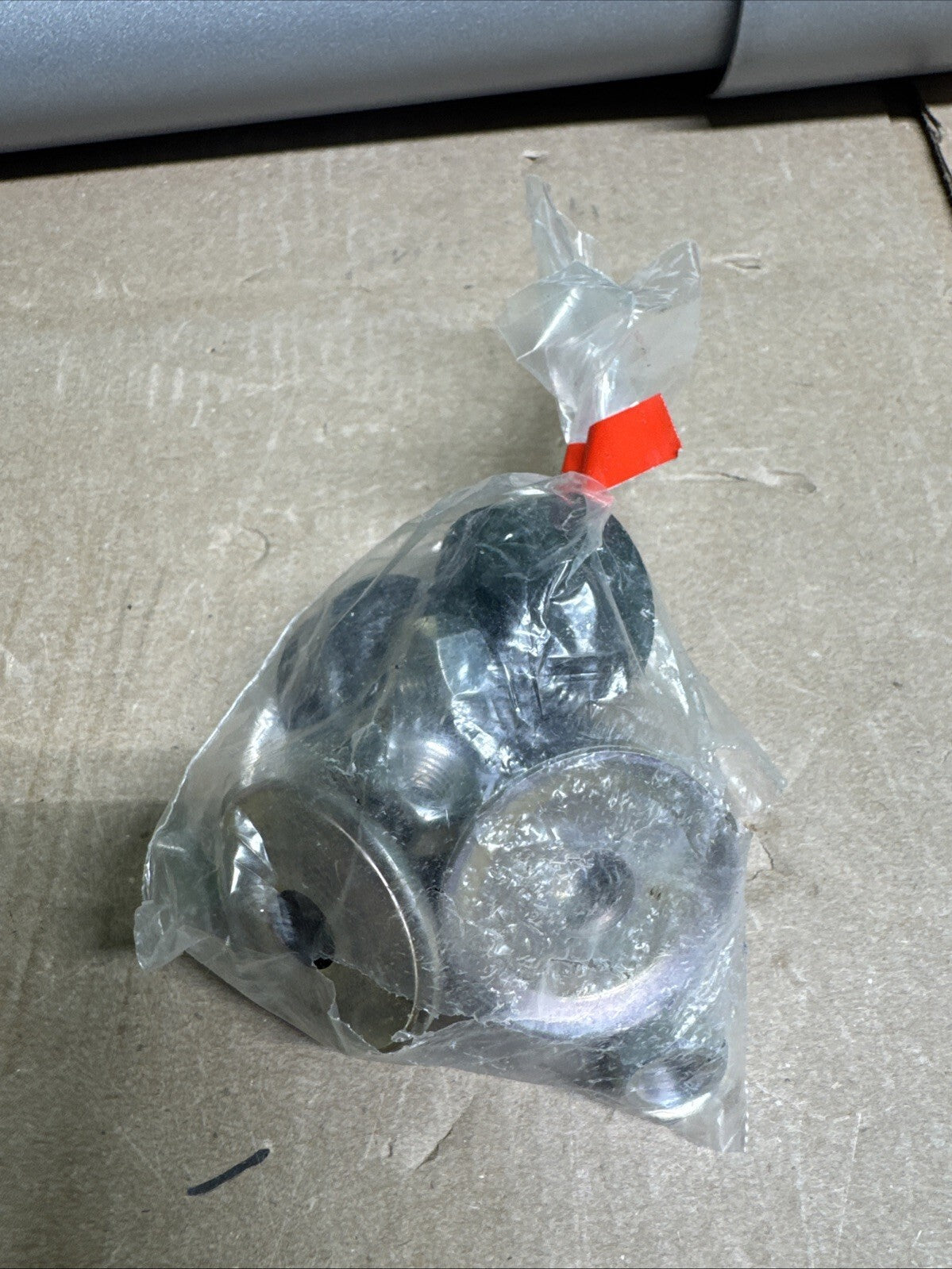 One New KYB Shock Absorber KG5514 for Chevrolet Ford GMC Mercury Volvo