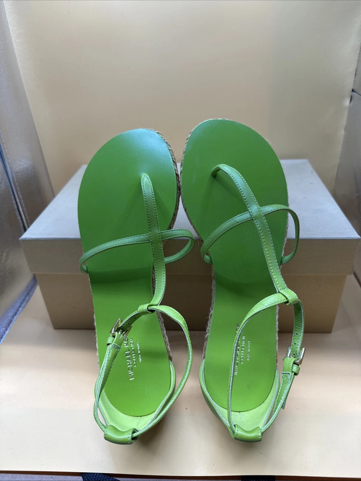 Michael Kors Size 6 Collection ANNABETH RUNWAY Lime leather sandals