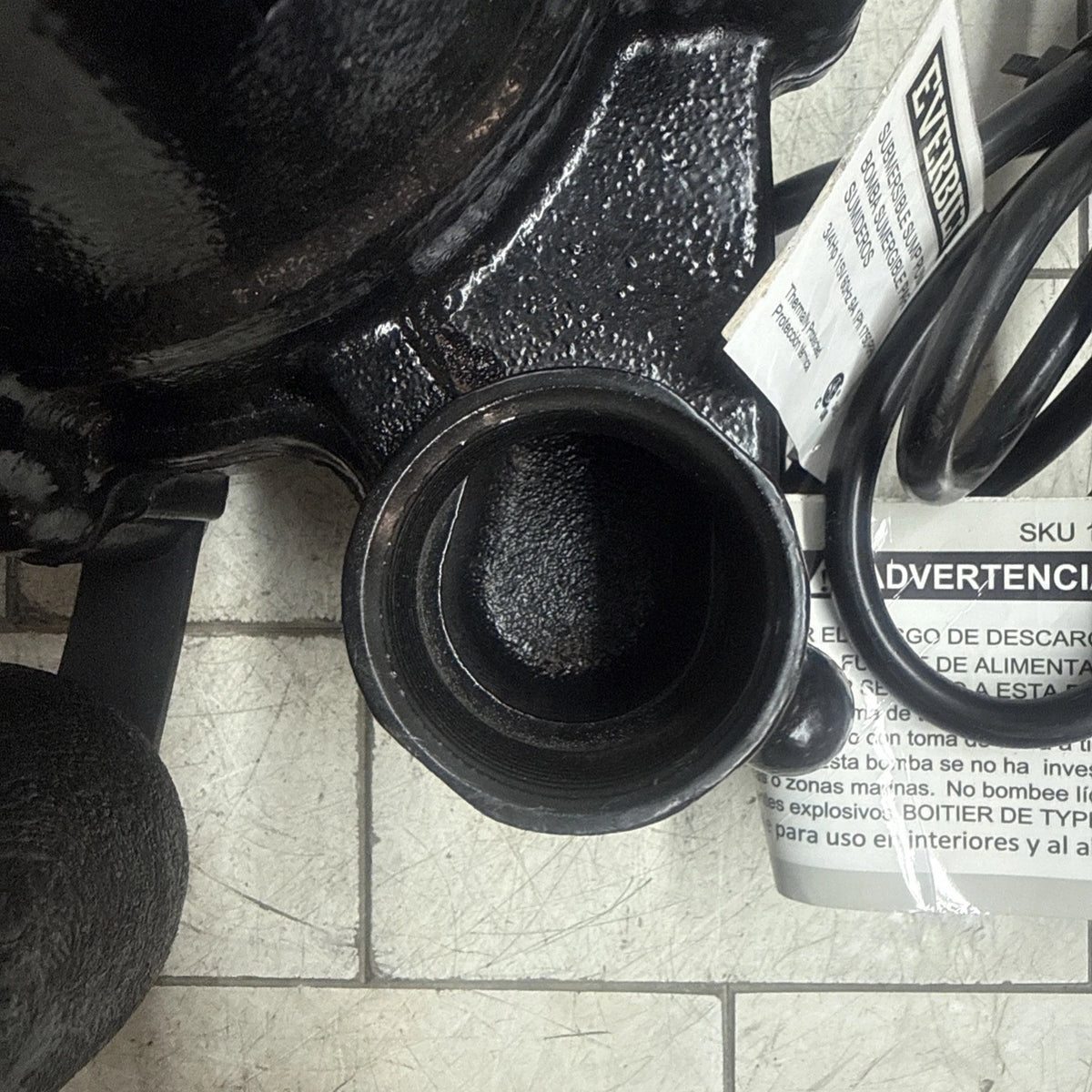 Everbilt HDS75 - 3/4HP Cast-Iron Pro-Grade Submersible Sump Pump New Open Box