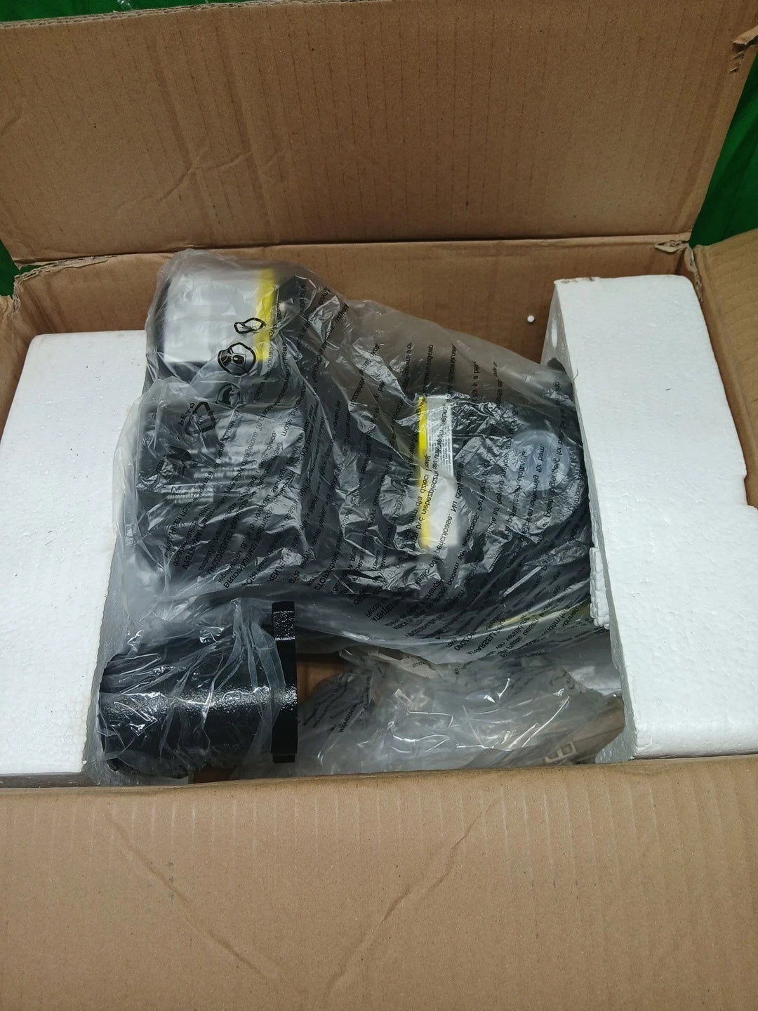 LEO3/4 HP 115/230-Volt Cast Iron Convertible Jet Pump NEW OPEN BOX