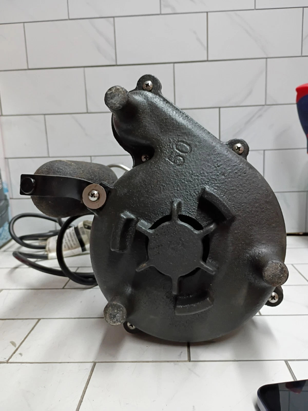 Everbilt HDS50 1/2 HP Cast Iron Sump Pump Model OPEN BOX.
