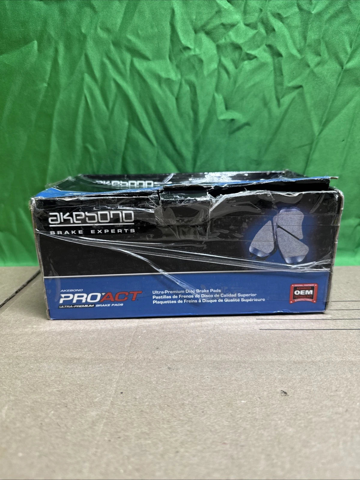 Akebono ACT1212A Akebono ProACT Ultra Premium Brake Pad Kit