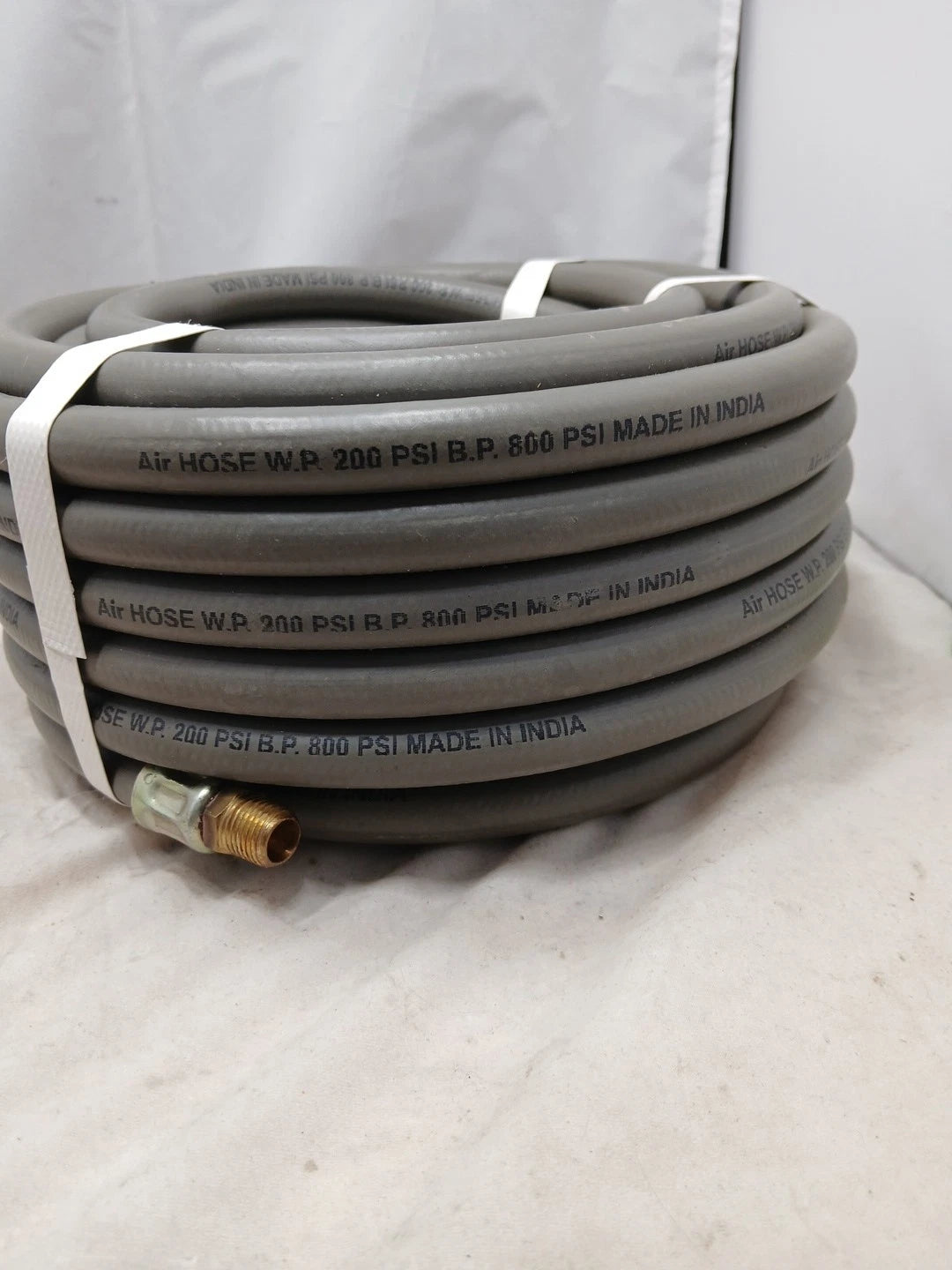 50 Ft Air Hose W.P.200 PSI B.p. 800 PSI Made In India OB