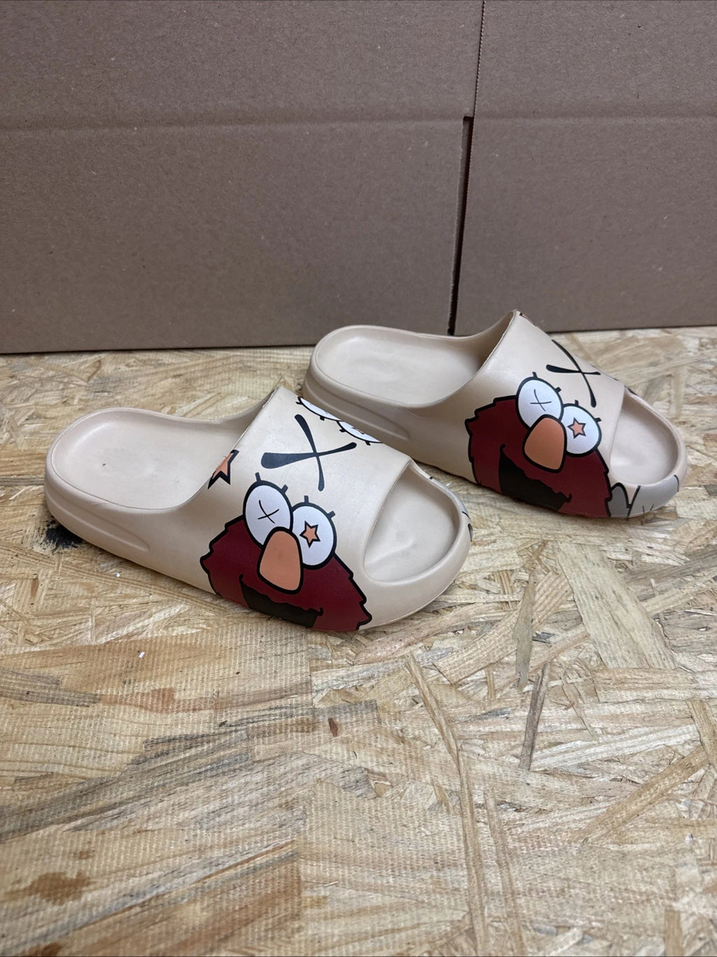 Elmo Slides Unisex. Rubber. Beach. Unbranded. Size 5 Men’s 6 Women’s 36 EU