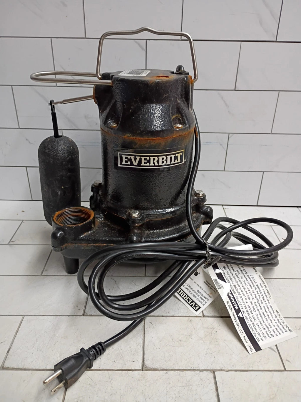 Everbilt 3/4HP Cast-Iron Pro-Grade Submersible Sump Pump 1004 120 345 Used