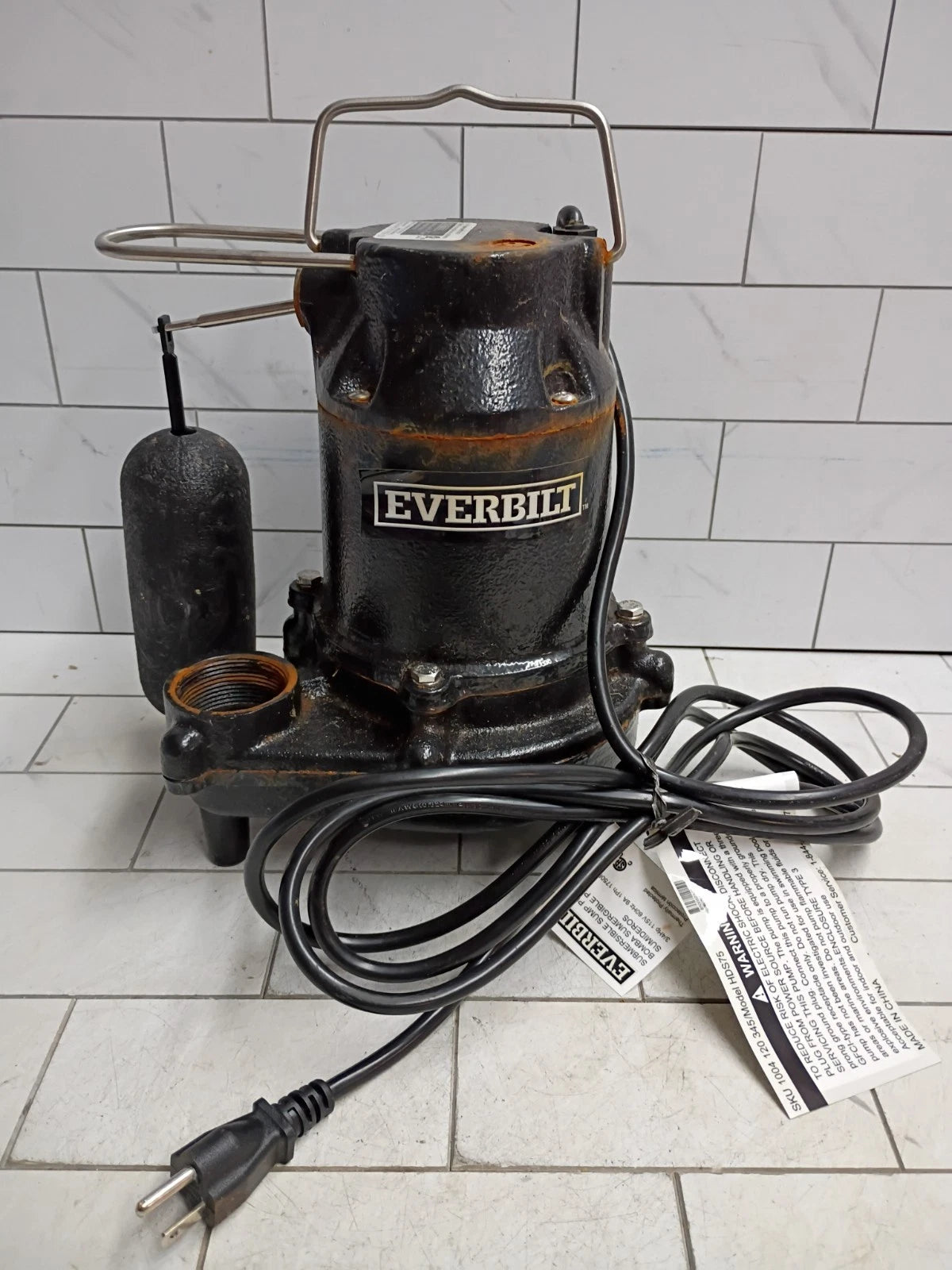 Everbilt 3/4HP Cast-Iron Pro-Grade Submersible Sump Pump 1004 120 345 Used