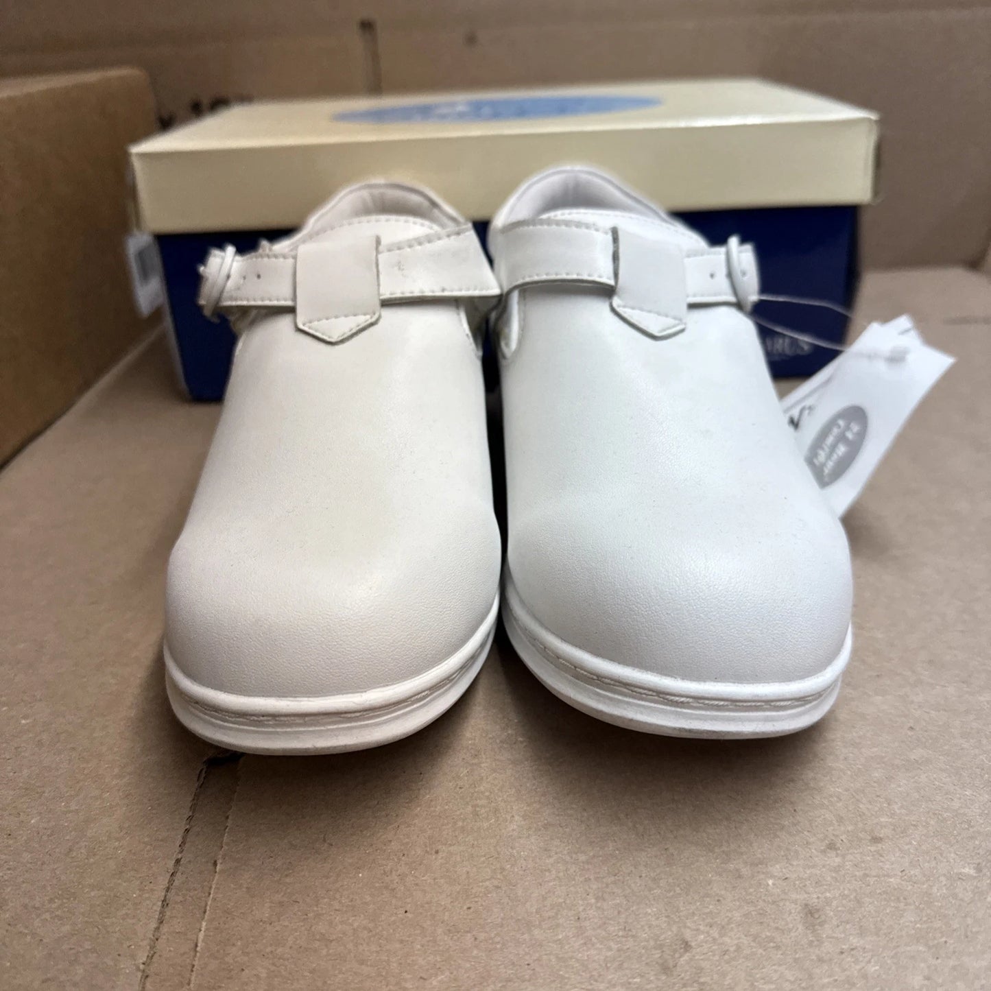 24 HOUR COMFORT Willa Women's Wide Width Leather Shoes size 7 nurse