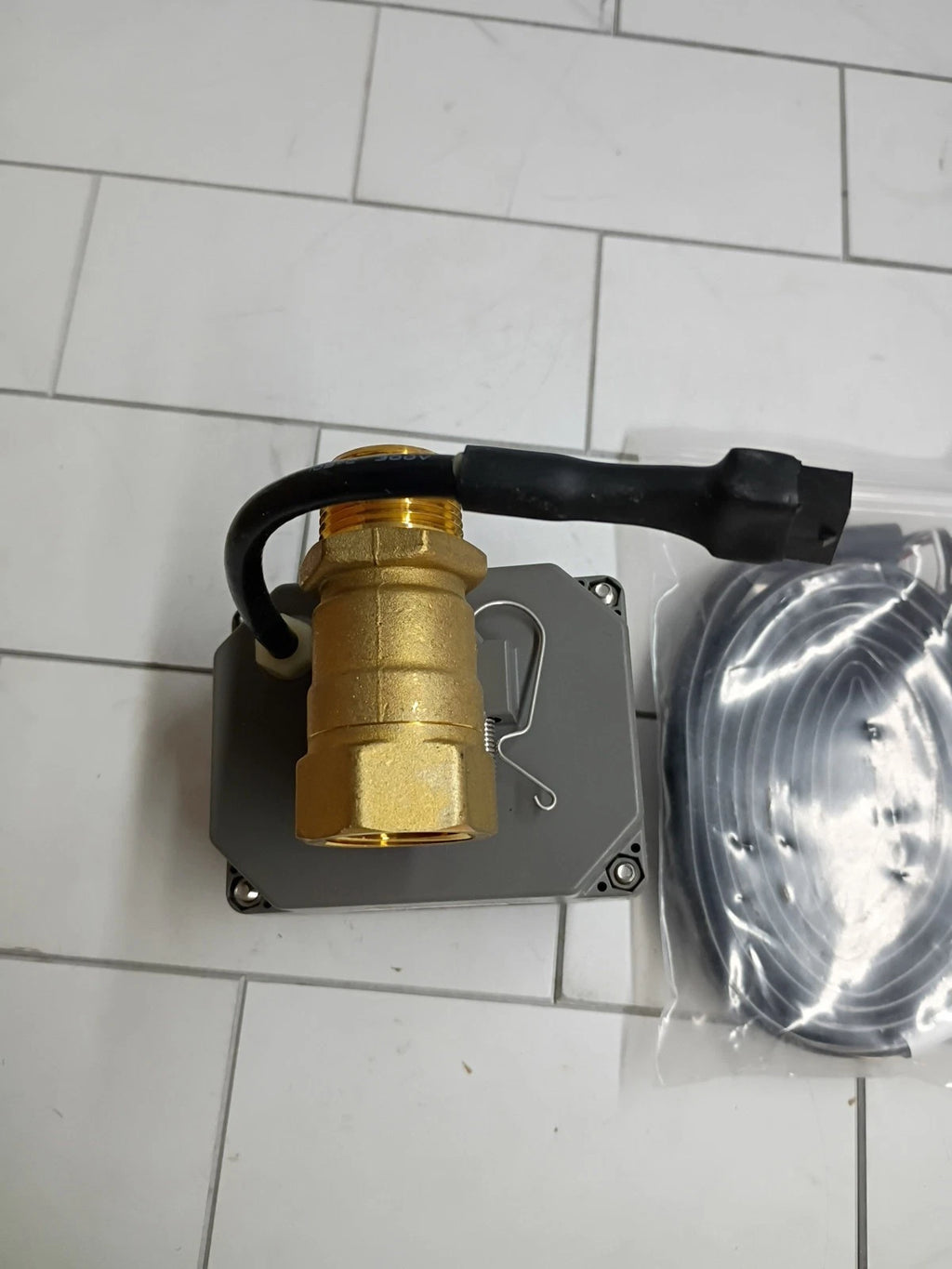 Leak Guard Water Heater Leak Detector Automatic Shut-Off Valve Rheem AP19457